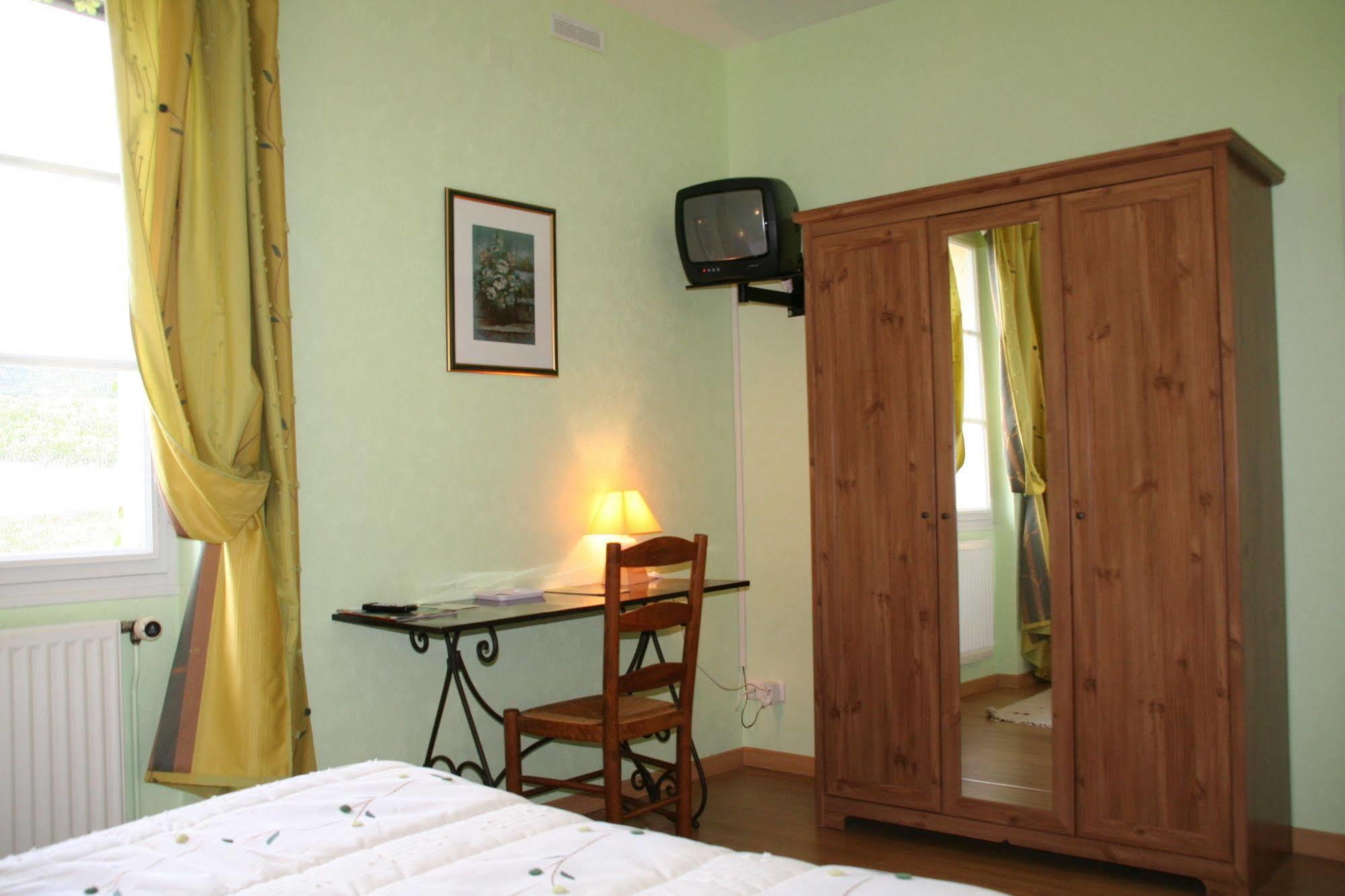 Hotel Le Relais Des 5 Chateaux Vézac