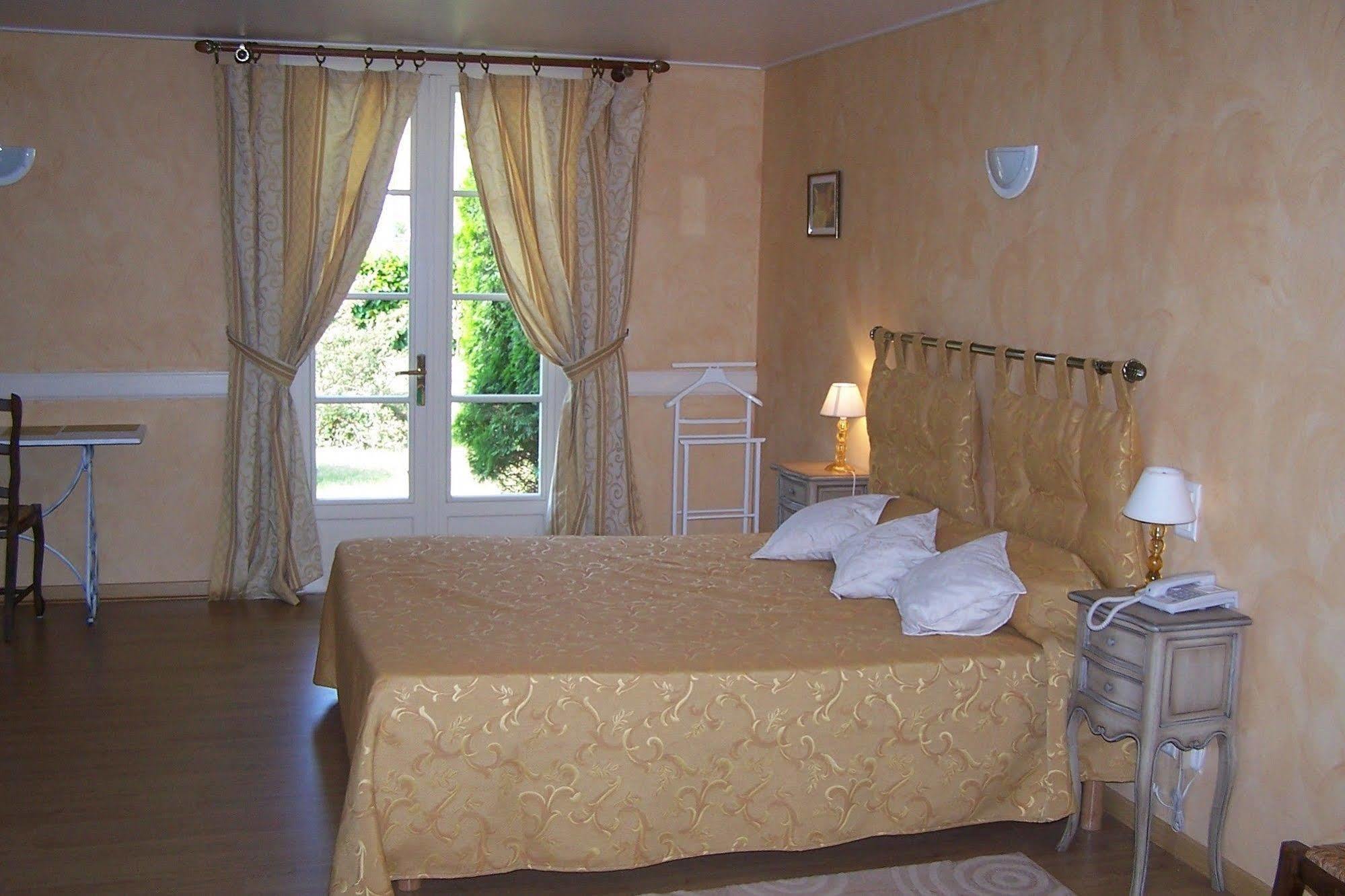 Le Relais Des 5 Chateaux 3*